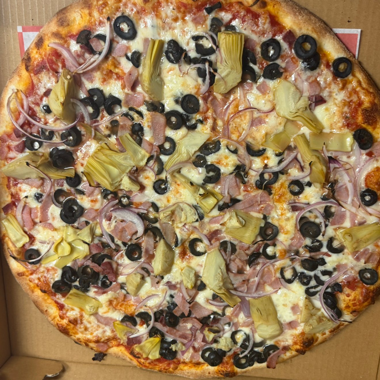 The Smaylin Favorita Pizza.