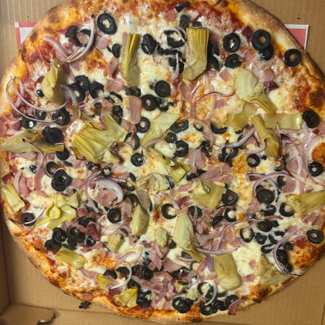 The Smaylin Favorita Pizza.