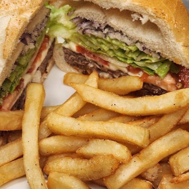 Bacon Deluxe Burger.