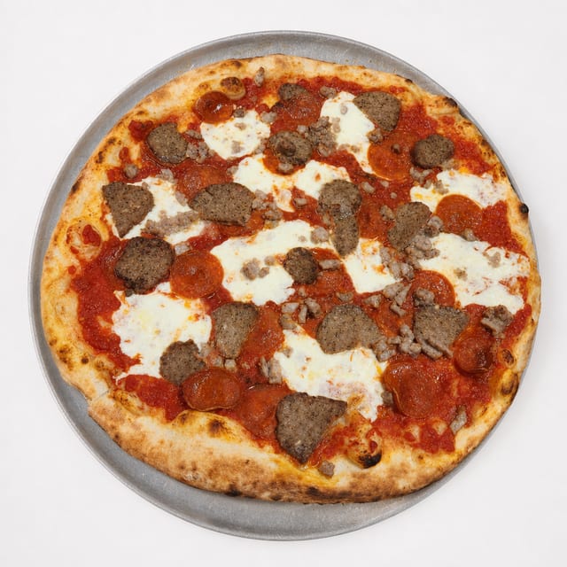 La Carne Pizza.